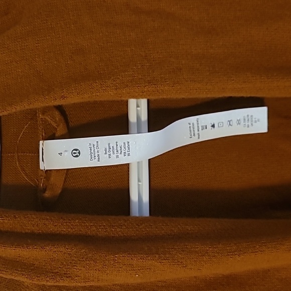 Lululemon Cashmere Wrap (blend) - Picture 4 of 4